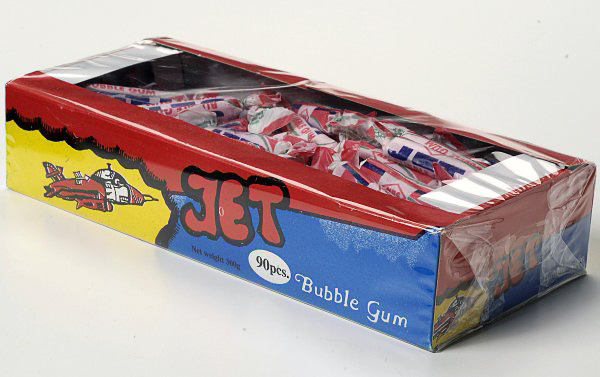 open top tray of bubble gum